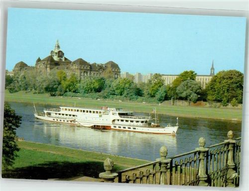 Dresden Raddampfer Wilhelm Pieck der Weißen Flotte vor der Sächsischen Staatskanzlei VEB Bild und Heimat
