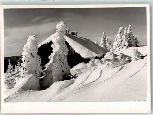 Freiburg Wintersonne im Schwarzwald Berghütte im Schnee Fotokunst Adolf Müller