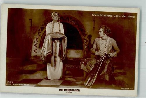 Kriemhild schenkt Volker den Mantel Decia-Ufa-Film 675/4