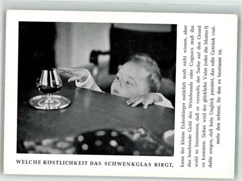 Königswinter Weinbrennerei Wilhelm Richarz Kind versucht ein Cognacglas zu erreichen
