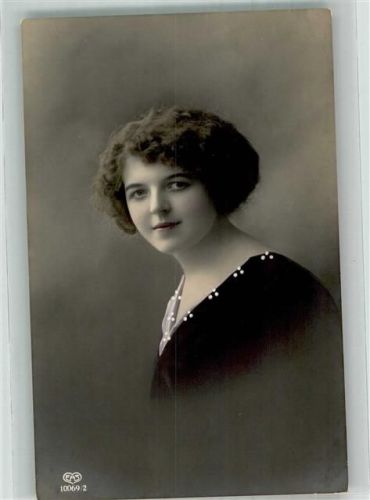 Junge hübsche Frau Nr. 10069/2