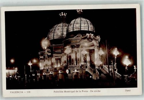 Valencia Pabellón Municipal de la Feria de noche