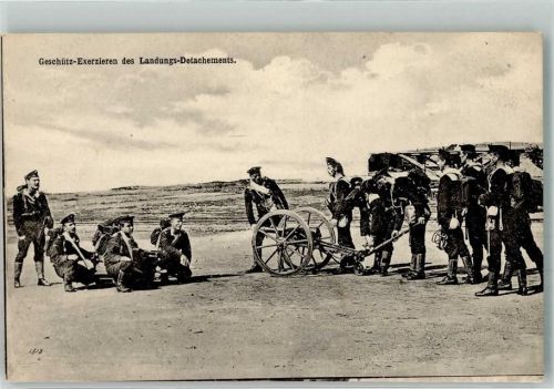 1911 Marineinfanteristen bei einem Landungsmanöver