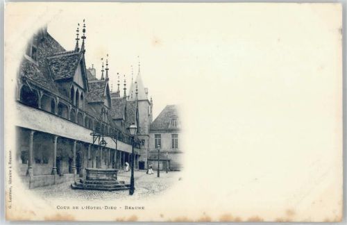 Beaune Cour de l'Hotel Dieu