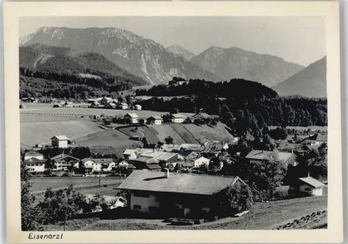 Eisenärzt Kirche, Ortsansicht, Alpenpanorama