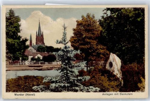 Werder Kirche, Ortsansicht, Anlagen mit Denkstein