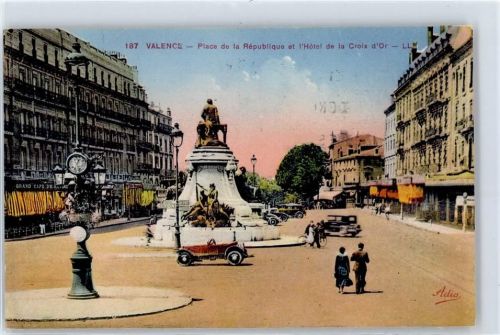 Valence Place de la Republique et i Hotel de la Croix d Or AKU1