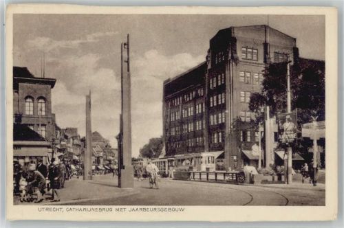 Utrecht Catharijnebrug met Jaarbeursgebouw
