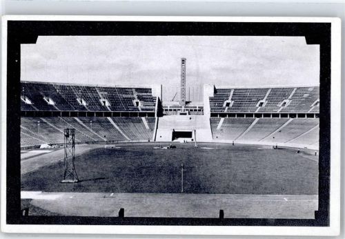 Westend Olympia Stadion Blick auf den Glockenturm