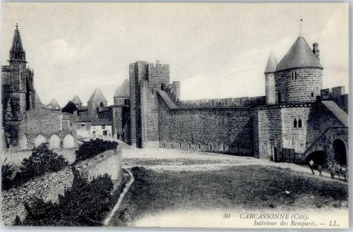 Carcassonne Interieur des Remparts