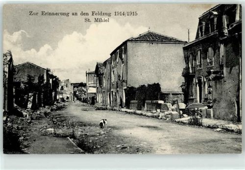 Saint-Mihiel Strasse mit zerschossenen Häusern