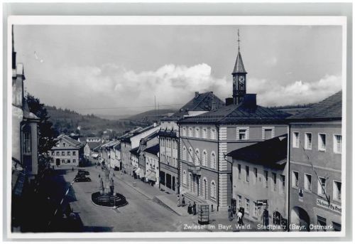 Zwiesel Stadtplatz Rathaus
