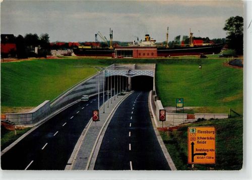 Rendsburg Strassentunnel unter dem Nord Ostsee Kanal