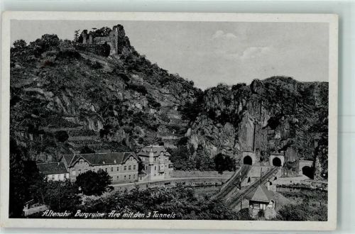 Altenahr Burgruine Tunnel