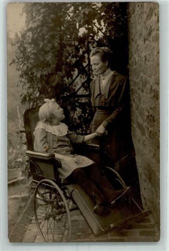 1920 Kind im Rollstuhl AK