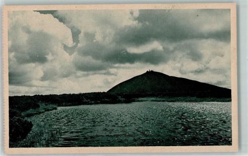 Schneekoppe Schlesien Moorteich mit der Koppe