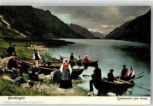 Hardangerfjord Tracht Ruderboote Heimfahrt von der Kirche