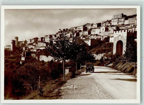 Assisi dalla nuova strada provinciale Auto