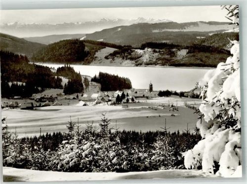 Schluchsee Panorama des Ortes mit Pfarrkirche St. Nikolaus und Alpenblick
