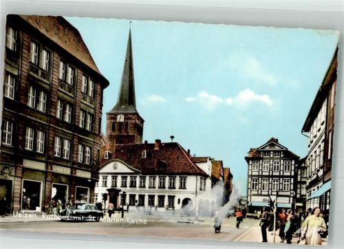 Uelzen Rathaus mit St. Marien Kirche Mercedes