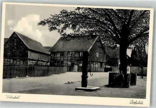 Watenstedt Dorfplatz mit Schwengelbrunnen und Dorflinde