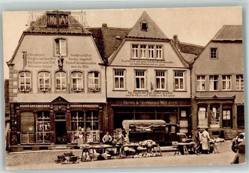 St. Wendel Marktszene LKW Geschäft Domplatz Häuser mit Bekenntnissprüchen
