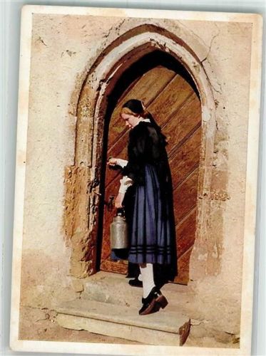 Junge Frau mit Milchkanne in Kärntner Tracht Leon-Verlag Bild 1 Serie 1