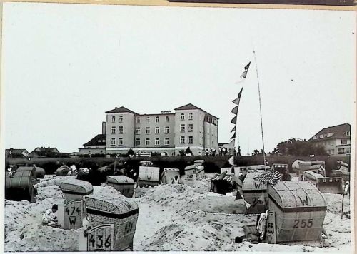 Duhnen Foto montiert auf Karton Strand an der Jugendherberge Fotograf Otto Schulze
