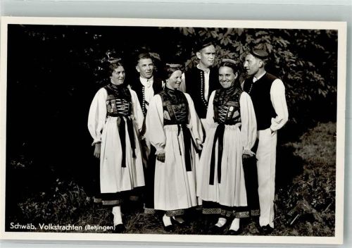 Betzingen Paare in schwäbischen Volkstrachten