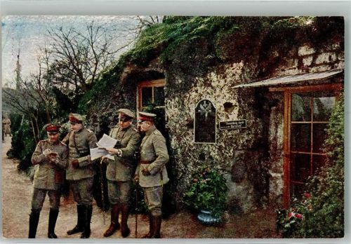 Offiziere in Uniform vor dem Bataillonsbüro eines Inf.-Regt. WK I Gesellschaft für volkstümliche Bildkunst No. 139 Östlicher Kriegsschauplatz