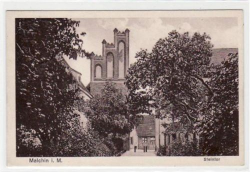 Malchin i. M. mit Steintor. Postalisch gelaufen mit Poststempel 8.8.1937.Top Erhaltung.