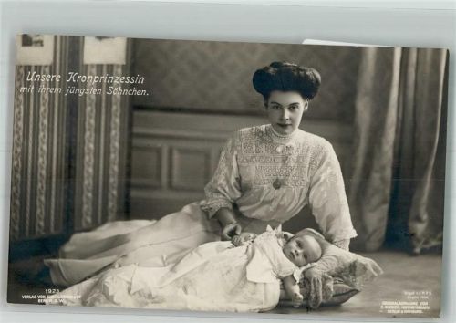 1908 Mit ihrem jüngsten Söhnchen