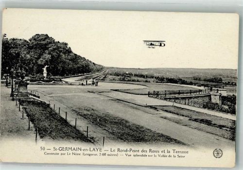 Saint-Germain-en-Laye Altertümlicher Doppeldecker über Rosenkreisel und Terrasse