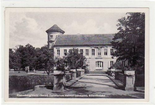 Rheinsberg Fotokarte von Rheinsberg i.d.M.. Abgebildet ist das Schloß-Sanatorium Helmut Lehmann mit Billardbrücke. Postalisch befördert mit Marke und Stempel 1959. Top Erhaltung.