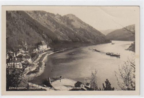 Fotokarte von Obermühl an der Donau. Totale. Ungelaufen. Leichter Bug oben rechts, sonst gut erhalten. PLZ 4131.