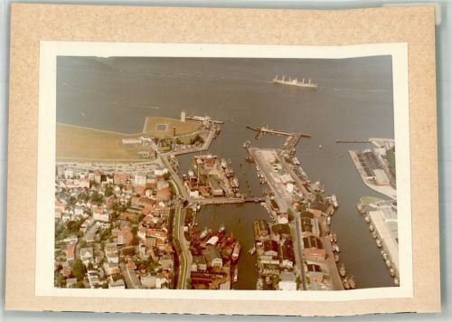 Cuxhaven Foto montiert auf Karton Hafen Fliegeraufnahme