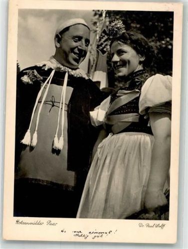 Waldshut 1937 Ein Paar in Hotzenwälder Tracht Fotograf Dr. Paul Wolff