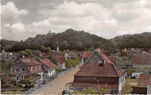 Altenstadt an der Iller. Schillerstraße gelaufen. Leichter Schrift- und Stempeldurchdruck, kleiner Knick unten links und rechts, sonst gut erhalten