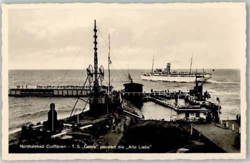 Cuxhaven TS Cobra passiert dei Alte Liebe
