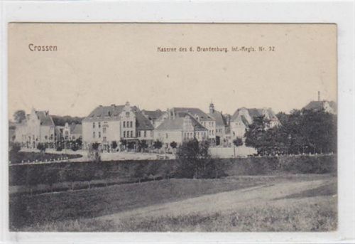 Crossen a.d. Oder Crossen / Krosno Odrzanskie. Kaserne des 6. Brandenburg. Inf.-Regts. Nr. 52. 1916 Feldpost Leichter Stempeldurchdruck. Leichter Bug in der Mitte, sonst gut erhalten.