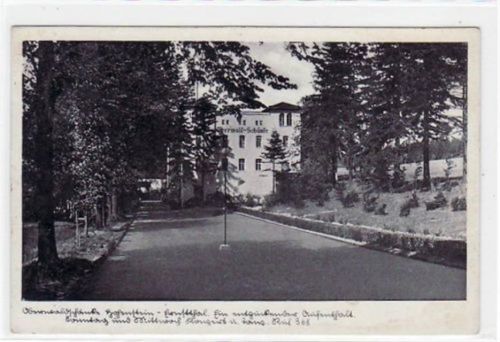 Hohenstein-Ernstthal Hohenstein - Ernstthal mit Oberwaldschänke gelaufen von ca. 1940. Leichter Stempeldurchdruck, leicht fleckig, leichte Abschürfungen Rückseite, sonst gut erhalten.