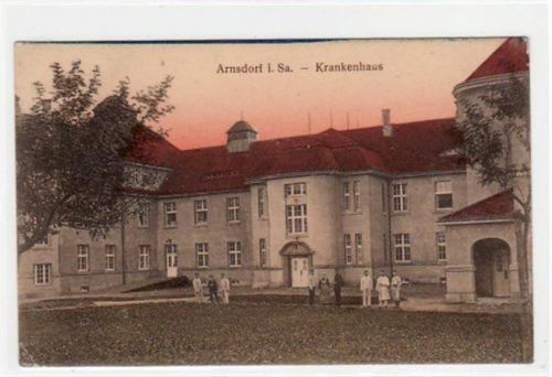 Arnsdorf Arnsdorf mit Krankenhaus. Karte beschrieben Leichter Bug oben links, kleiner Knick unten links, Ecken mit Albumabdrücken, sonst gut erhalten.