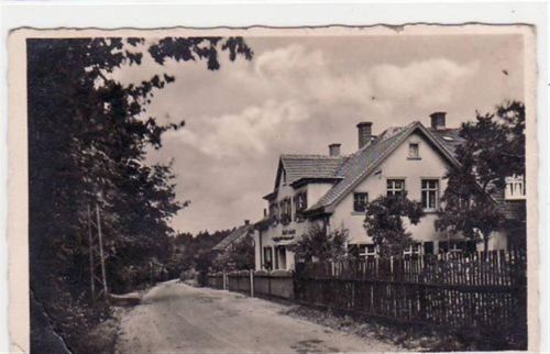 Zwickau Zwickau - Windberg mit Gaststätte " Zur Waldschänke " gelaufen von 1939. Leicht bügig, leicht fleckig, kleiner Knick unten links, sonst gut erhalten