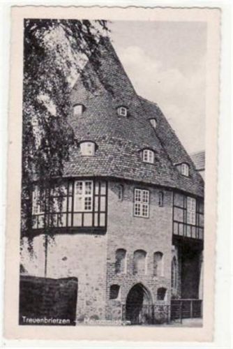 Treuenbrietzen Treuenbrietzen. Abgebildet ist das Heimatmuseum. Postalisch nicht befördert. Gute Erhaltung.
