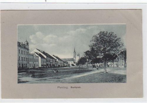 Stadtplatz in Plattling gelaufen 1910. Ecken mit Albumabdrücken, sonst gut erhalten.