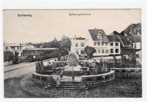 Schleswig mit Befreiungsdenkmal ungelaufen Gute Erhaltung.