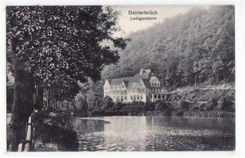 Dahlerbrück im Volmetal mit Ledigenheim gelaufen von 1918. Gute Erhaltung.