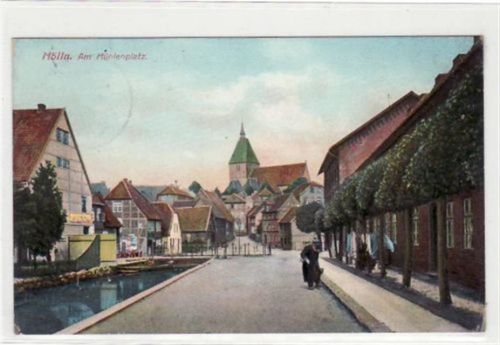 Mölln mit Partie am Mühlenplatz gelaufen, 1910. leichte Abschürfungen, leichter Stempeldurchdruck, sonst gut erhalten