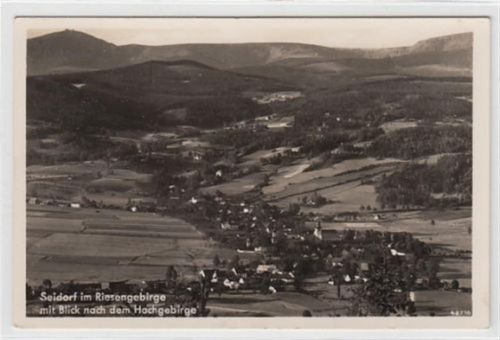 Seidorf / Sosnówka - Kreis Hirschberg / Jelenia Góra im Riesengebirge mit Blick nach dem Hochgebirge gelaufen 1941. Gute Erhaltung.