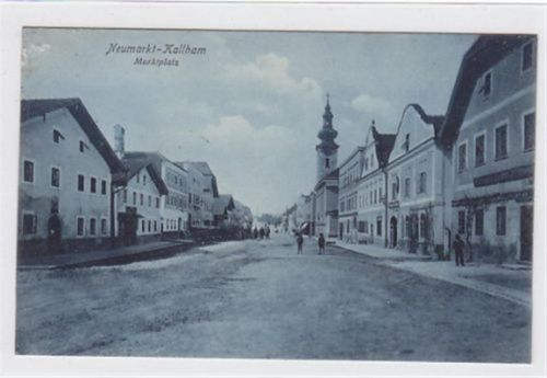 AK von Neumarkt - Kallham. Marktplatz gelaufen am 17.05.1908. Leichte Abschürfungen am linken Eck, leicht fleckig, sonst gut erhalten. PLZ 4212.